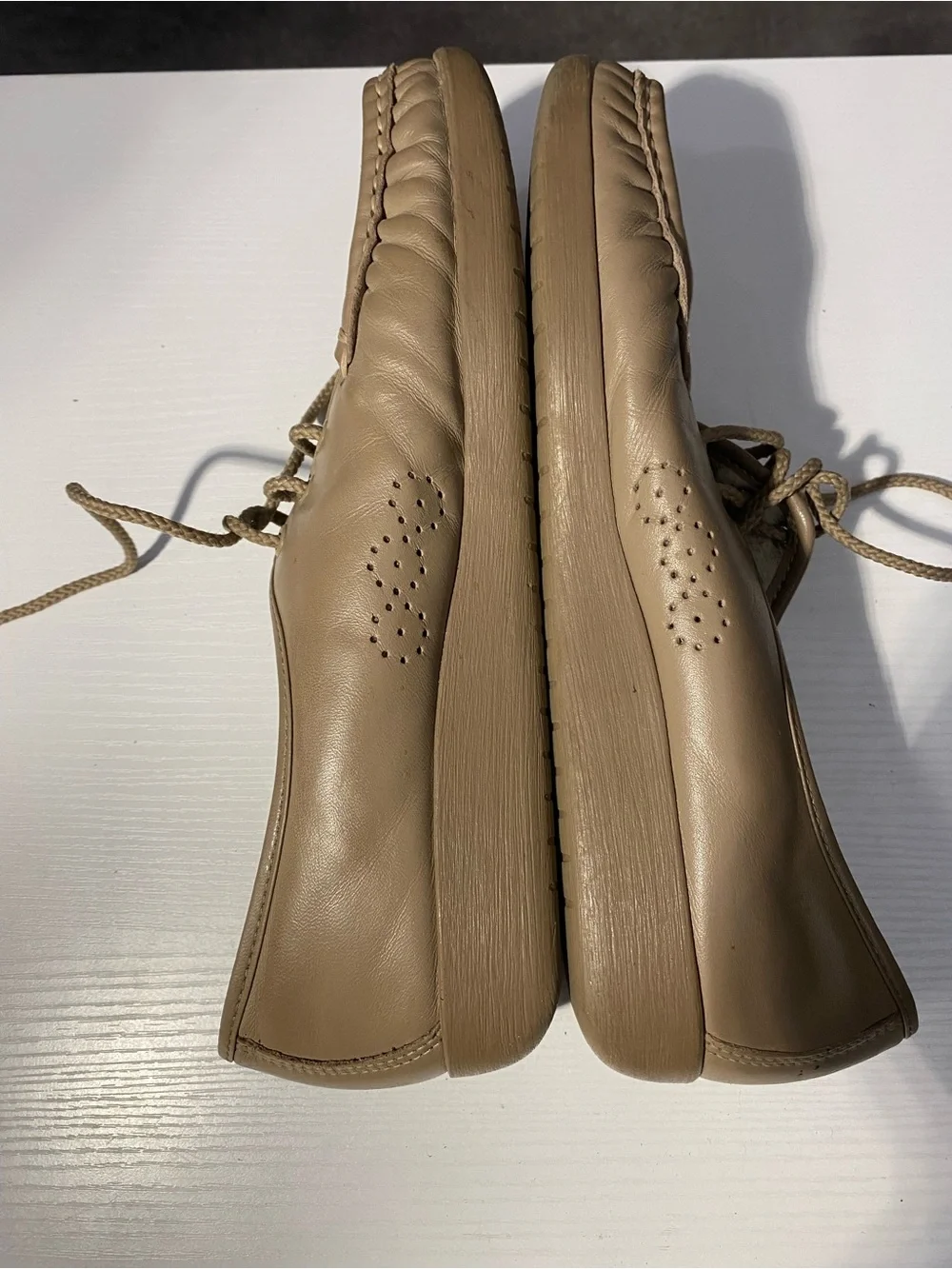 Vintage SAS Siesta Women's Beige Leather Moc Toe Lace Up Comfort Loafers